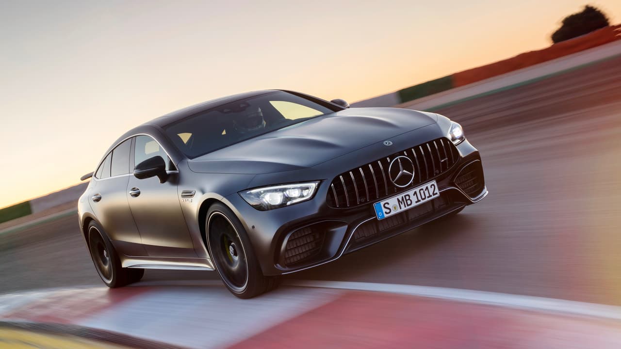 La velocidad máxima del Mercedes-AMG GT 63 S 2019 es de 195 millas por hora.