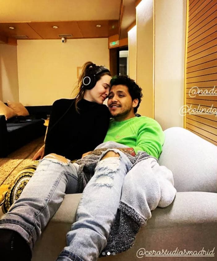 Belinda y Christian Nodal se encuentran radicando en España debido a que la actriz está grabando la serie 'Bienvenidos al Edén', producción de Netflix.
<br>