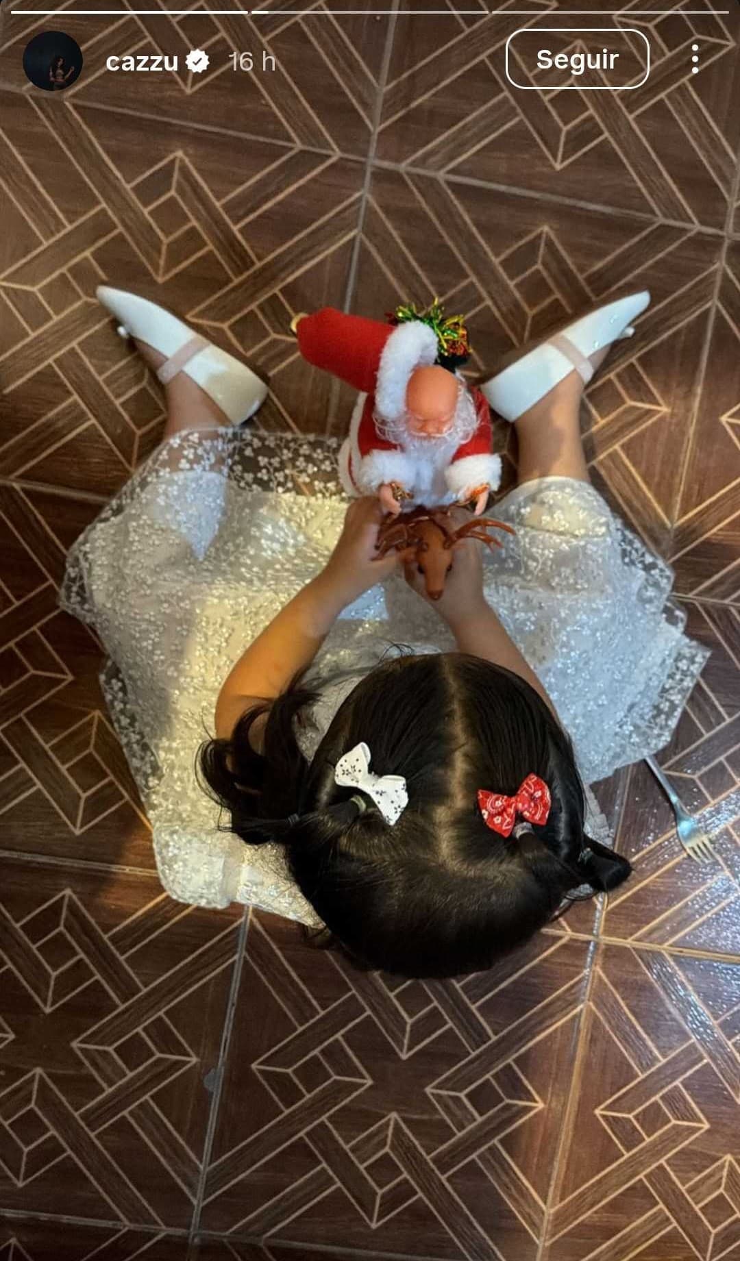 Cazzu mostró así a Inti previo a la Nochebuena.