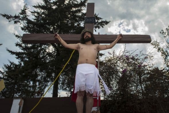 La Pasión de Iztapalapa termina con la Crucifixión.