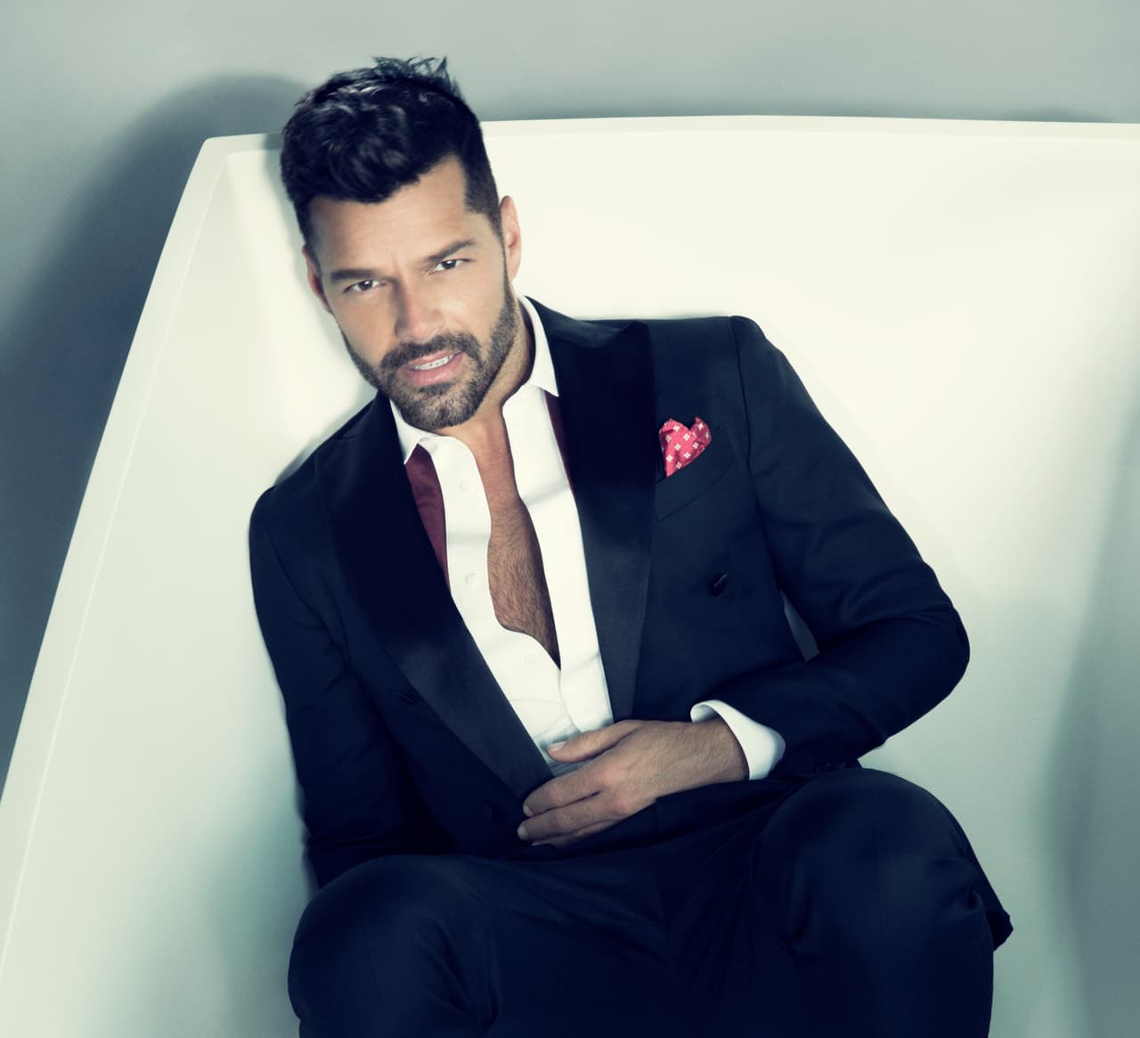 Talento, voz y galanura, Ricky Martin se ganó los corazones de muchas a nivel mundial mucho antes del boom de las redes sociales.