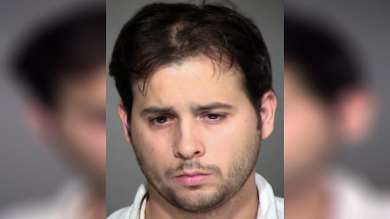 Arrestan a un profesor acusado de tocar inapropiadamente a dos niñas en escuela primaria en Arizona 