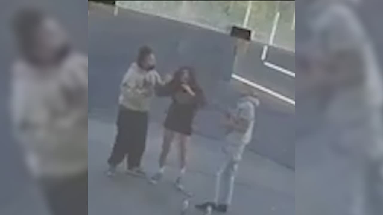En video: Asaltan y golpean a dos menores de edad a plena luz del día en Los Ángeles