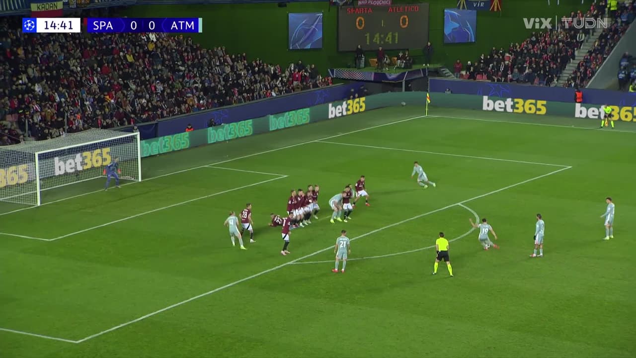 ¡Pero que acabo de ver! Álvarez deja parado al portero para el primer gol