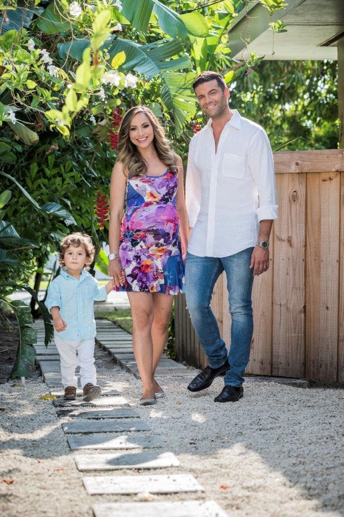 Bruce está muy emocionado de ser el hermano mayor y poder conocer a Alana.