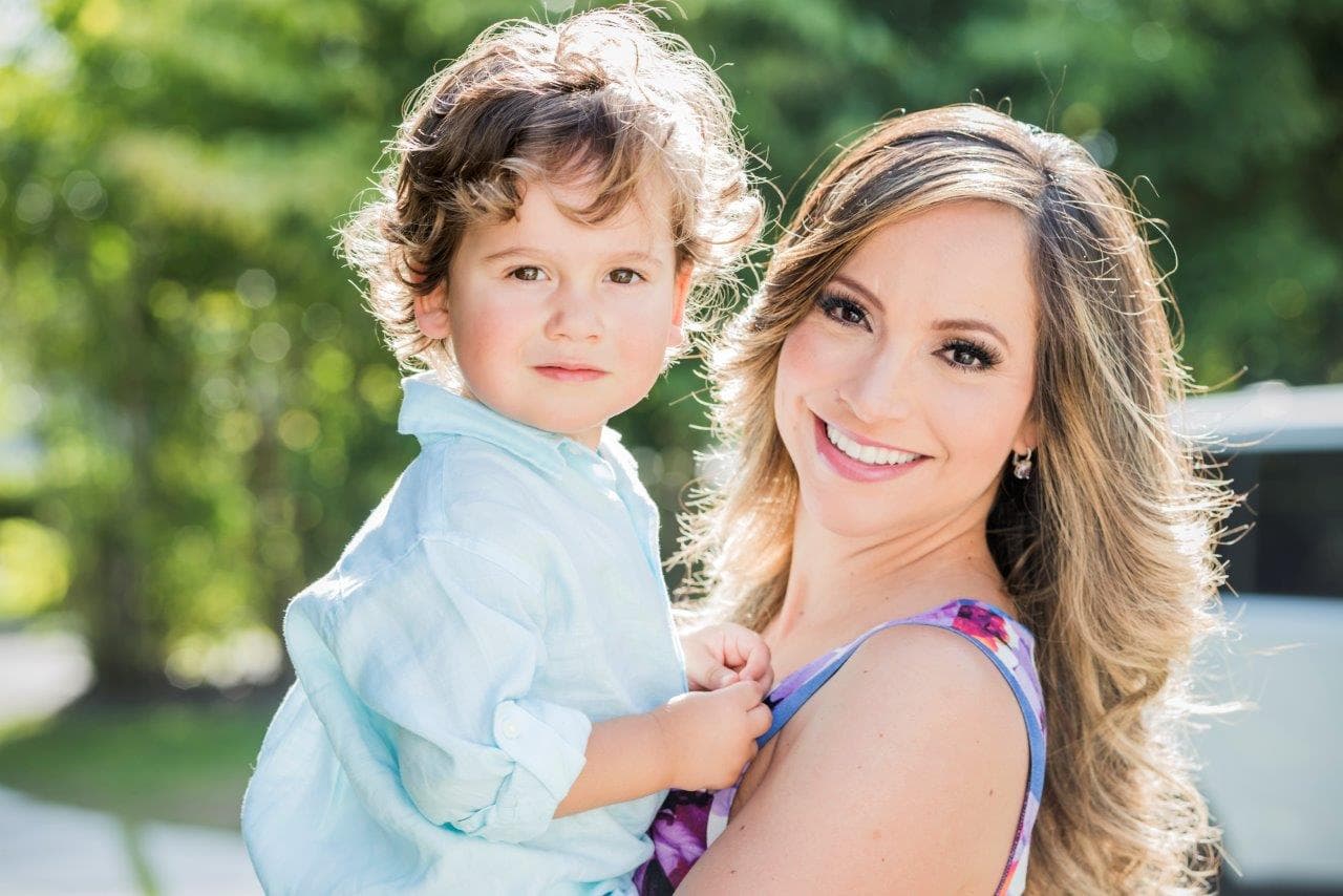 Satcha descubrió con Bruce lo que es ser mamá, su pequeño varoncito le robó el corazón.