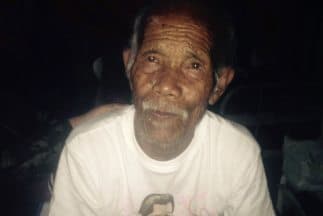 Funchu Tamang, el hombre de al menos 100 años, fue trasladado al hospital con heridas leves.