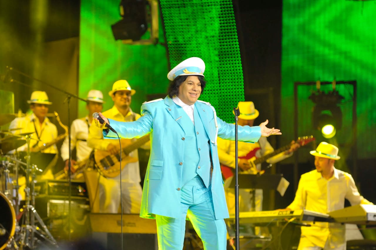 JuanGa también celebró sus 40 años de carrera musical en privado con un aniversario en el Palacio de Bellas Artes de México.