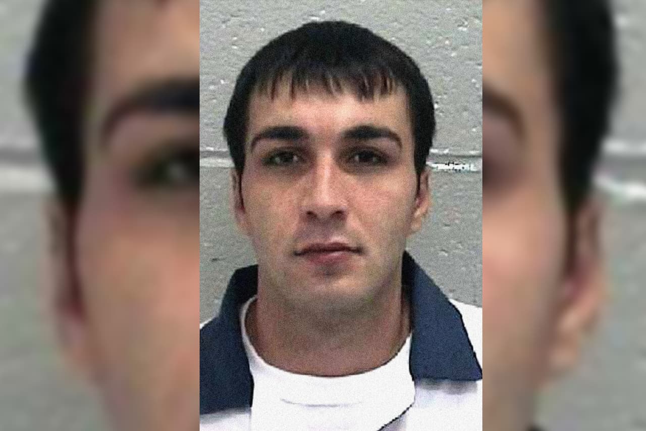 <b>Brandon Joseph Rhode, ejecutado con inyección letal el 27 de septiembre de 2010 en Georgia.</b> Después de que la Corte Suprema rechazara sus apelaciones, necesitaron 30 minutos para encontrar una vena en la que inyectarle la mezcla de tres drogas que lo mató en 14 minutos. La ejecución había sido demorada seis días luego de que el condenado intentara suicidarse con una hojilla de afeitar.