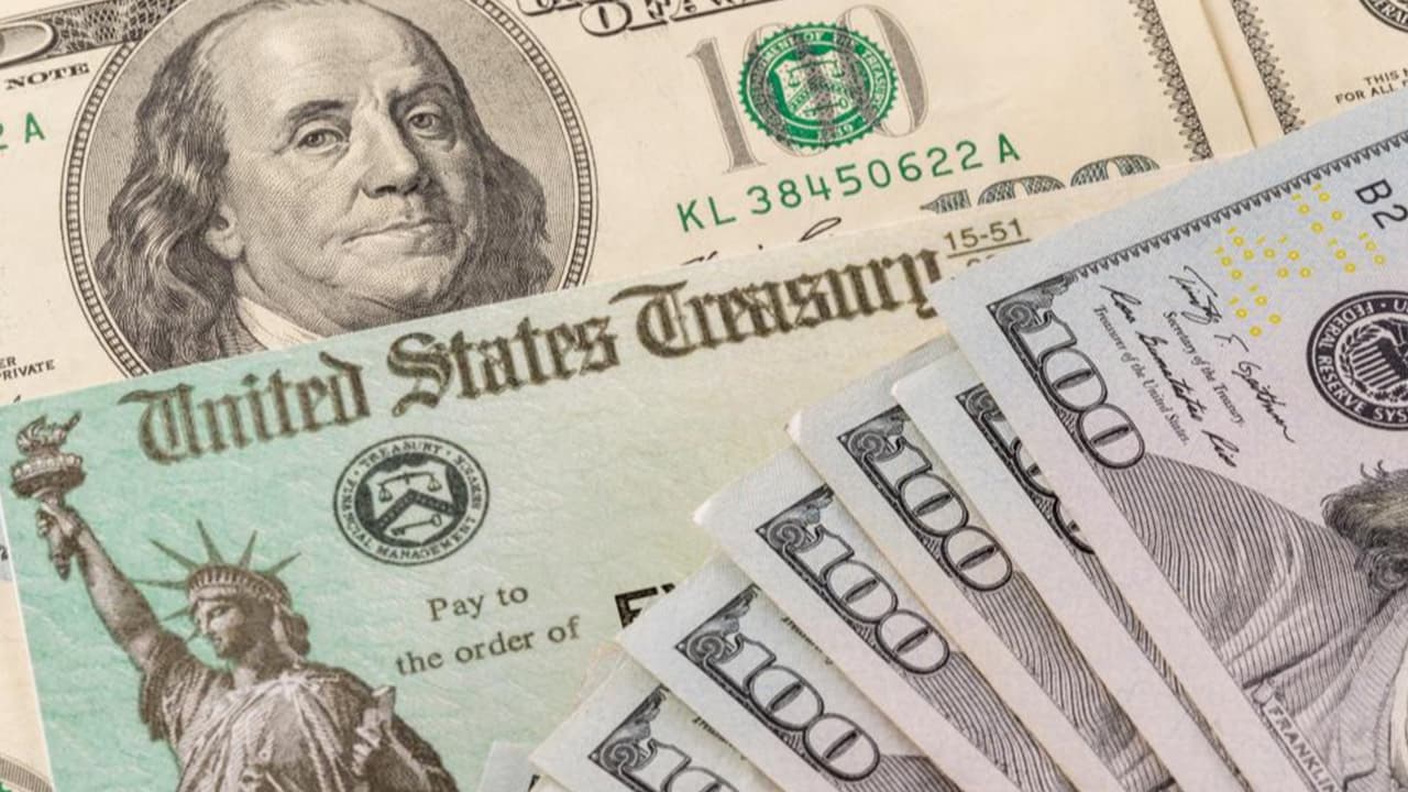 Asimismo, el paquete incluye más dinero para las escuelas y ayudas para inquilinos que estén retrasados en sus arriendos.