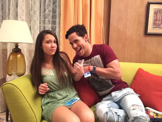 Ella interpreta a 'Jenny Paola', la hermana menor de Daniel Arenas y Christian Chávez.