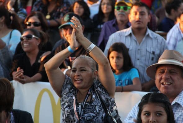 Cientos de personas disfrutaron de la tremenda celebración del Latin Grammy Street Party en Phoenix, donde estuvieron presentes varias agrupaciones nominadas a los premios GRAMMY® Latino incluyendo: Conjunto Primavera, Voz de Mando y Los Canarios de Michoacán. Esta fenomenal fiesta es un preámbulo a la gran noche de la música con la edición 15 de los premios anuales del GRAMMY Latino. Además de disfrutar de lo mejor de la música, los fans pudieron ganar premios y conocer a personalidades de Televisión y Radio de Univisión Arizona.