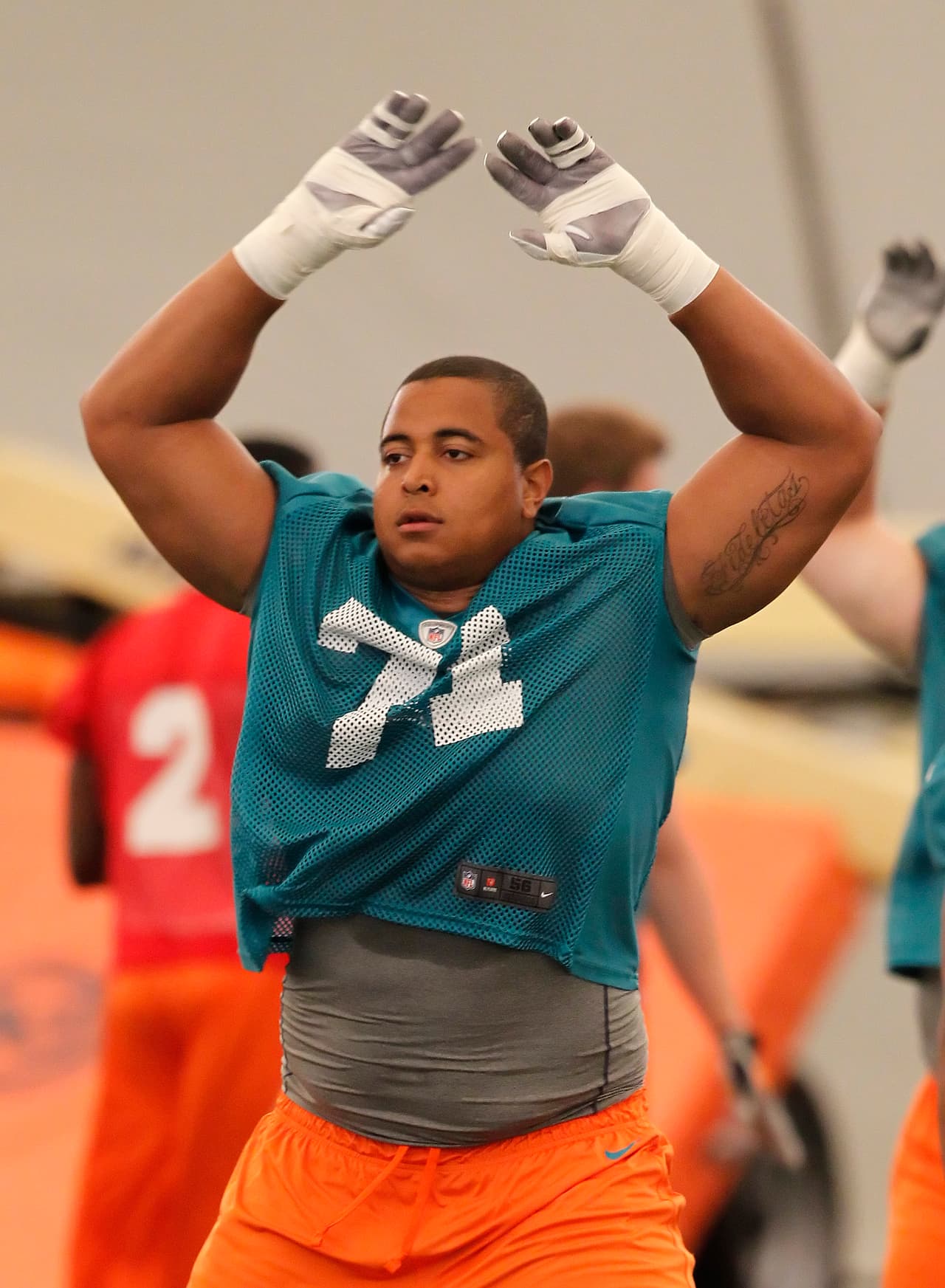 Ante esta situación, Martin salió del equipo a mitad de la temporada 2013.