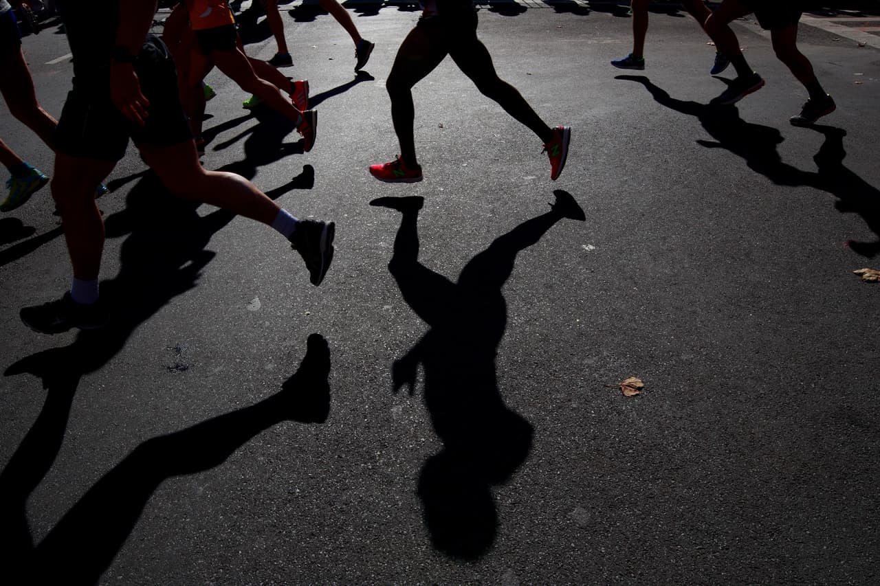 Los ejercicios aeróbicos fueron 
<b>caminar rápido, trotar, nadar, andar en bicicleta y otras actividades que aumentan la frecuencia cardíaca y fortalecen el corazón y los pulmones. </b>El impacto fue 
<a href="https://www.univision.com/houston/klat-am/noticias/salud-mental/como-y-por-que-el-ejercicio-beneficia-al-cerebro-y-la-salud-mental-video">favorable</a>.