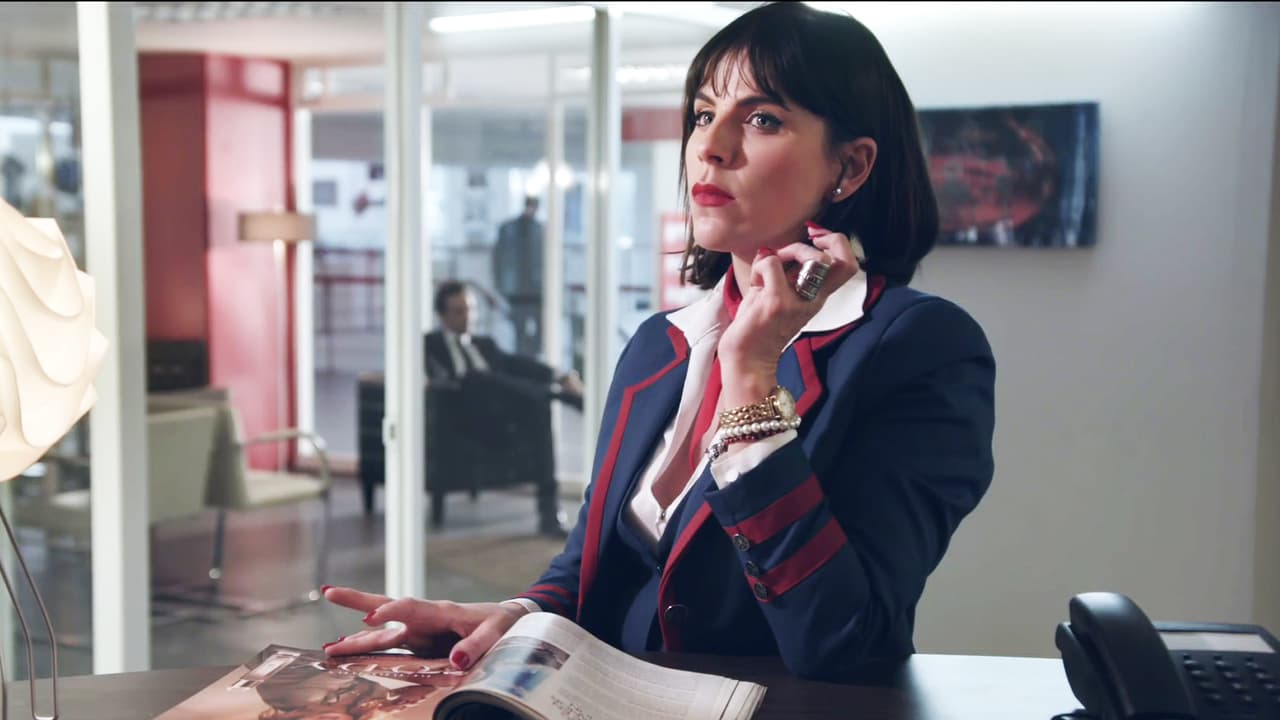 Como azafata de 'Centro América Air', Zulima formaba parte de los turbios negocios de John.