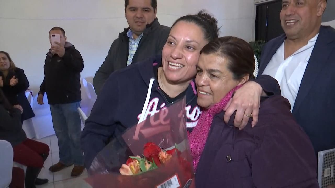 En el mes del amor y la amistad, familias mexicanas del Metroplex, tuvieron la oportunidad de compartir con sus parientes luego de años sin verlos.