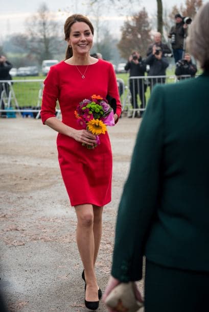 Kate Middleton convivió con los niños el hospicio y escucho el testimonio de los padres que tienen hijos enfermos.