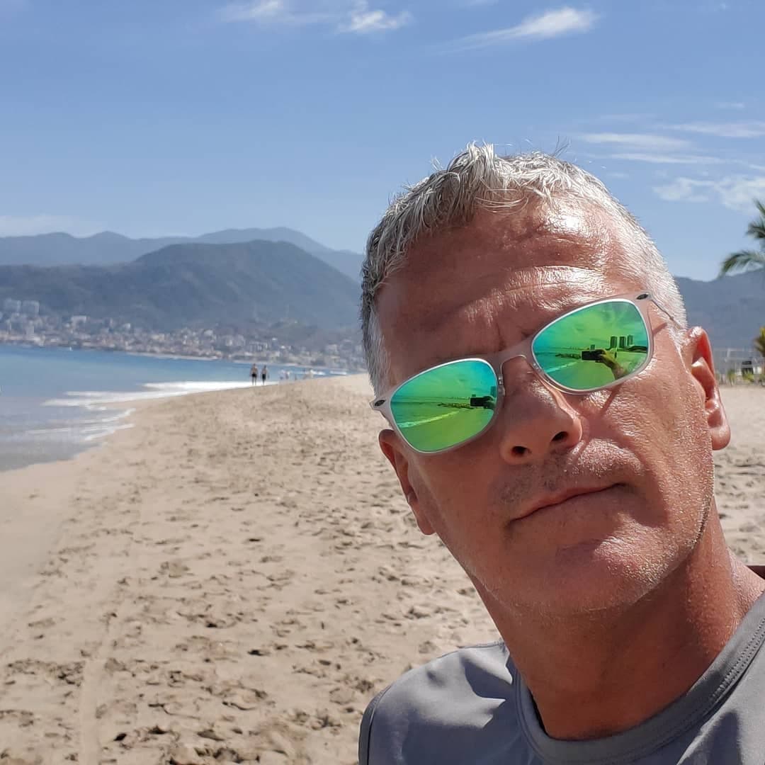 Aunque el actor ha buscado oportunidades en la actuación, debido a la pandemia de coronavirus 
<b>escasean los proyectos</b>.
<br>