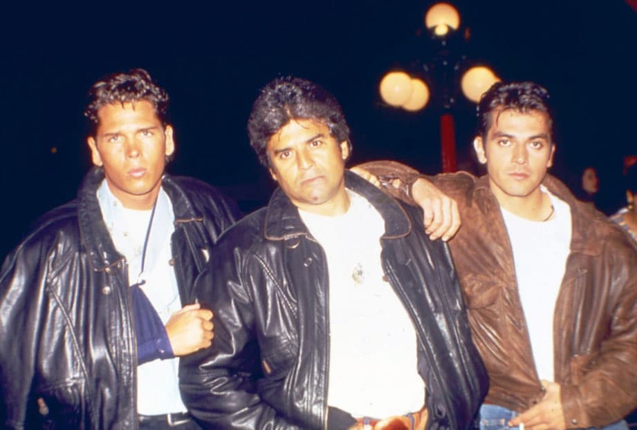 Estos tres galanes tenían mucho peso en la historia, pues 
<b>Roberto Palazuelos</b> y 
<b><a href="http://www.univision.com/temas/jorge-salinas">Jorge Salinas</a></b> interpretaron a dos policías que ayudaron a Johnny en varias ocasiones.