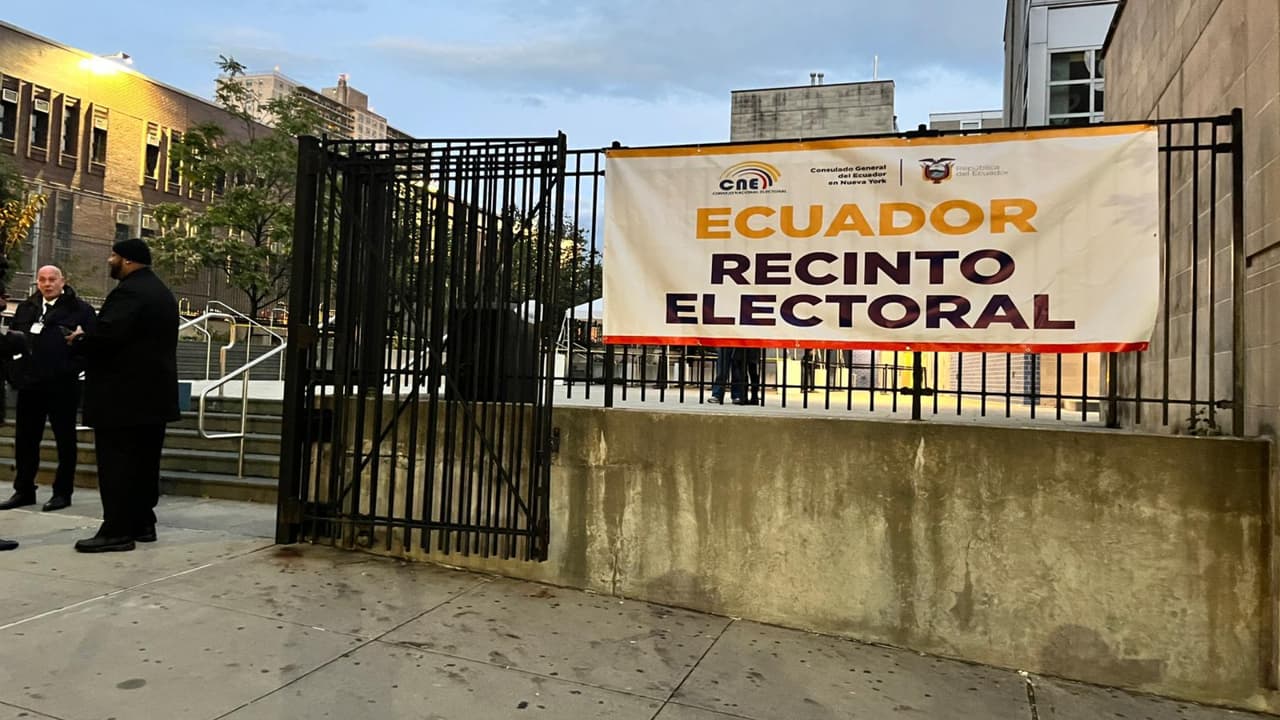 Cerca de 550 mil ecuatorianos en Nueva York eligen al nuevo presidente de su país