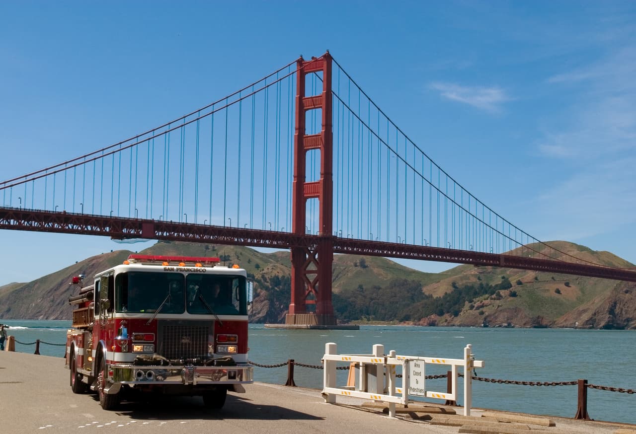 El Departamento de Bomberos de San Francisco ha identificado este incidente como
<b>un factor que contribuyó al desafortunado resultado</b> y ha destacado la necesidad de una
<b>revisión exhaustiva de la interacción entre vehículos autónomos y servicios de emergencia.</b>
<br>