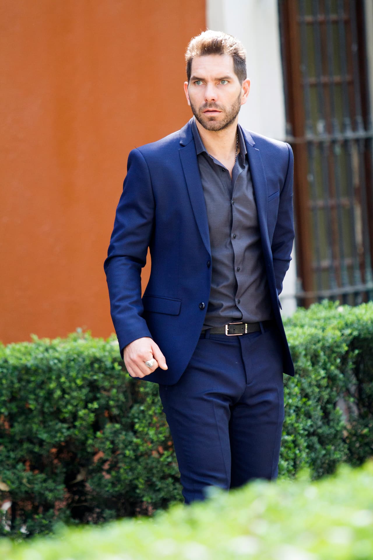 Inesperadamente llegó al rancho de su socio Yáñez para darle nuevas instrucciones.