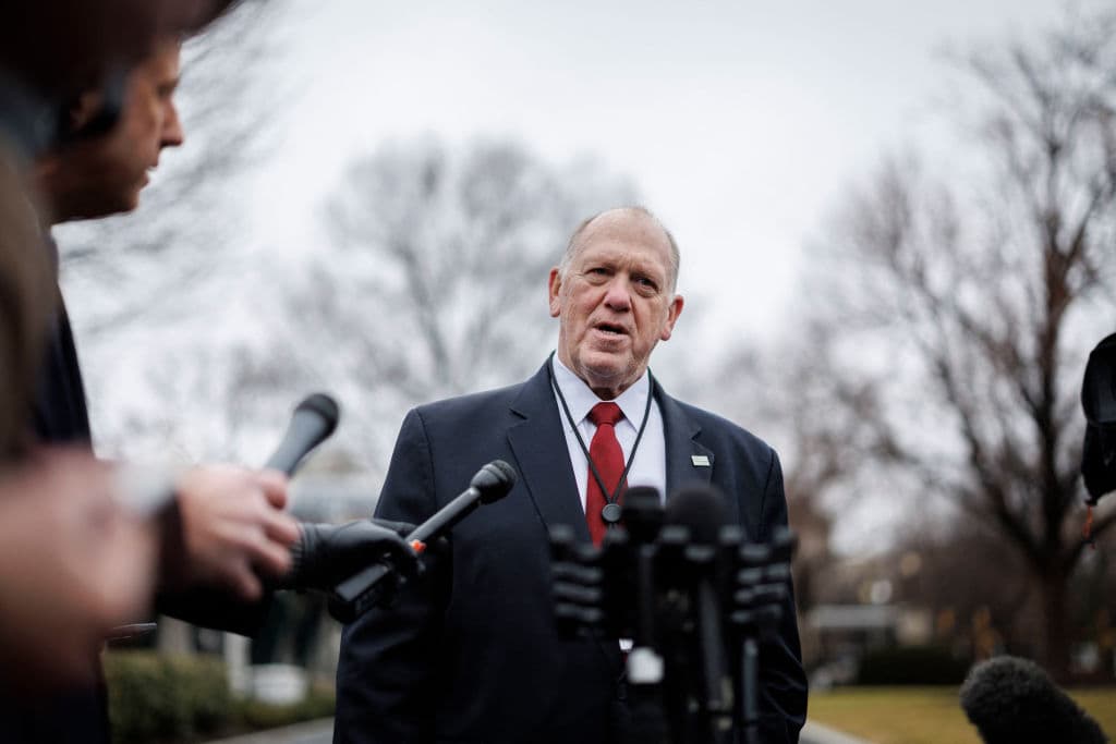 Tom Homan hablando con la prensa en la Casa Blanca.