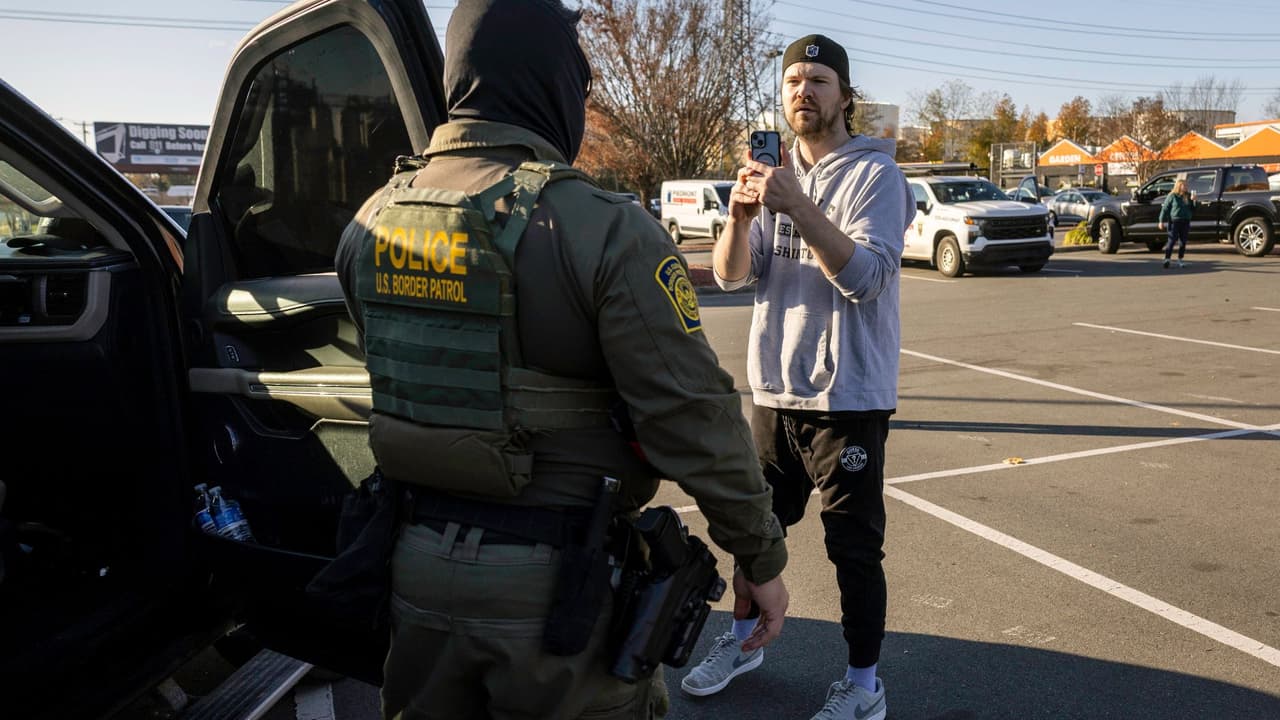 ¿Cuáles son los derechos de quienes graban y alertan a la comunidad de operativos migratorios?