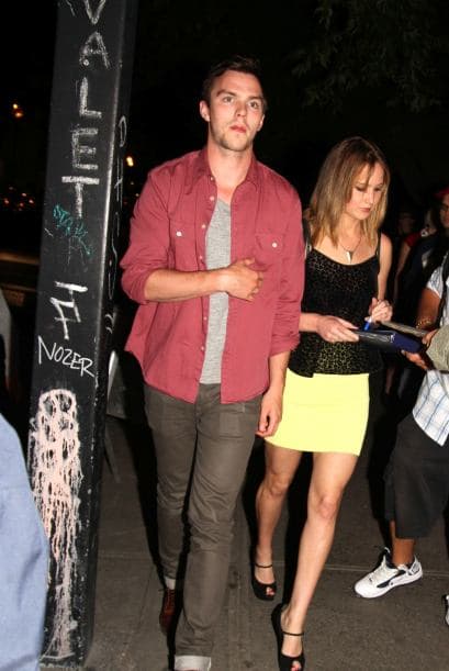 Poco a poco fueron siendo raras las ocasiones en las que se les veía juntos y tomaditos de la mano.