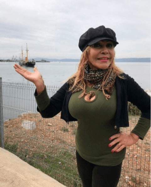 Judith Bustos, quien es conocida como 'La Tigresa del Oriente', aprovechó que su cumpleaños número 75 (22 de noviembre) coincidió con su 15 aniversario de carrera para celebrar con una típica fiesta de quinceañera.