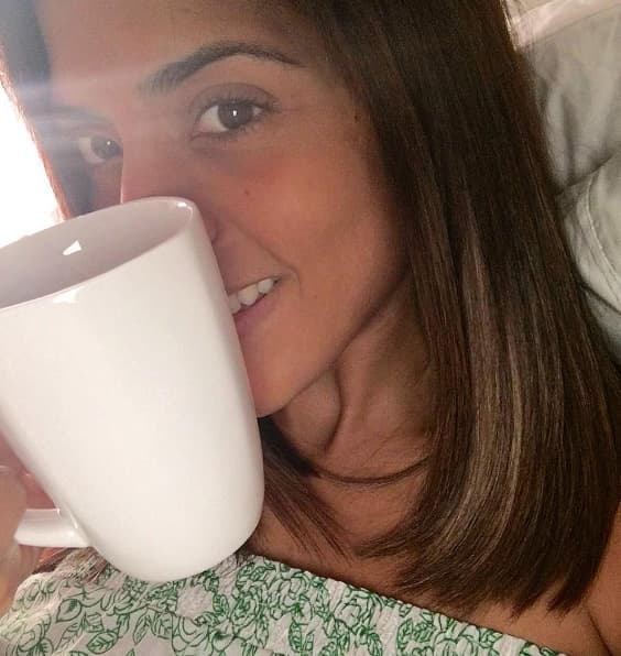 Francisca Lachapel: "Con tecito en mano lista para dormir, muy feliz de regresar a casita @despiertamerica Estoy hasta nerviosa jajaja como si fuera mi primer día de trabajo. Los quiero...". (Junio 26, 2016)