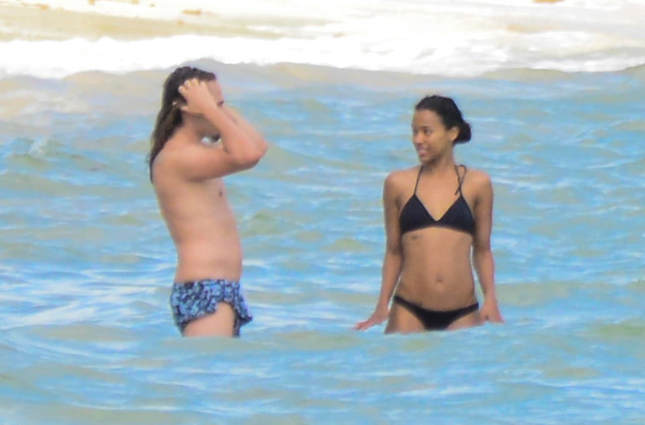 Zoe se puso súper sexy en bikinazo.