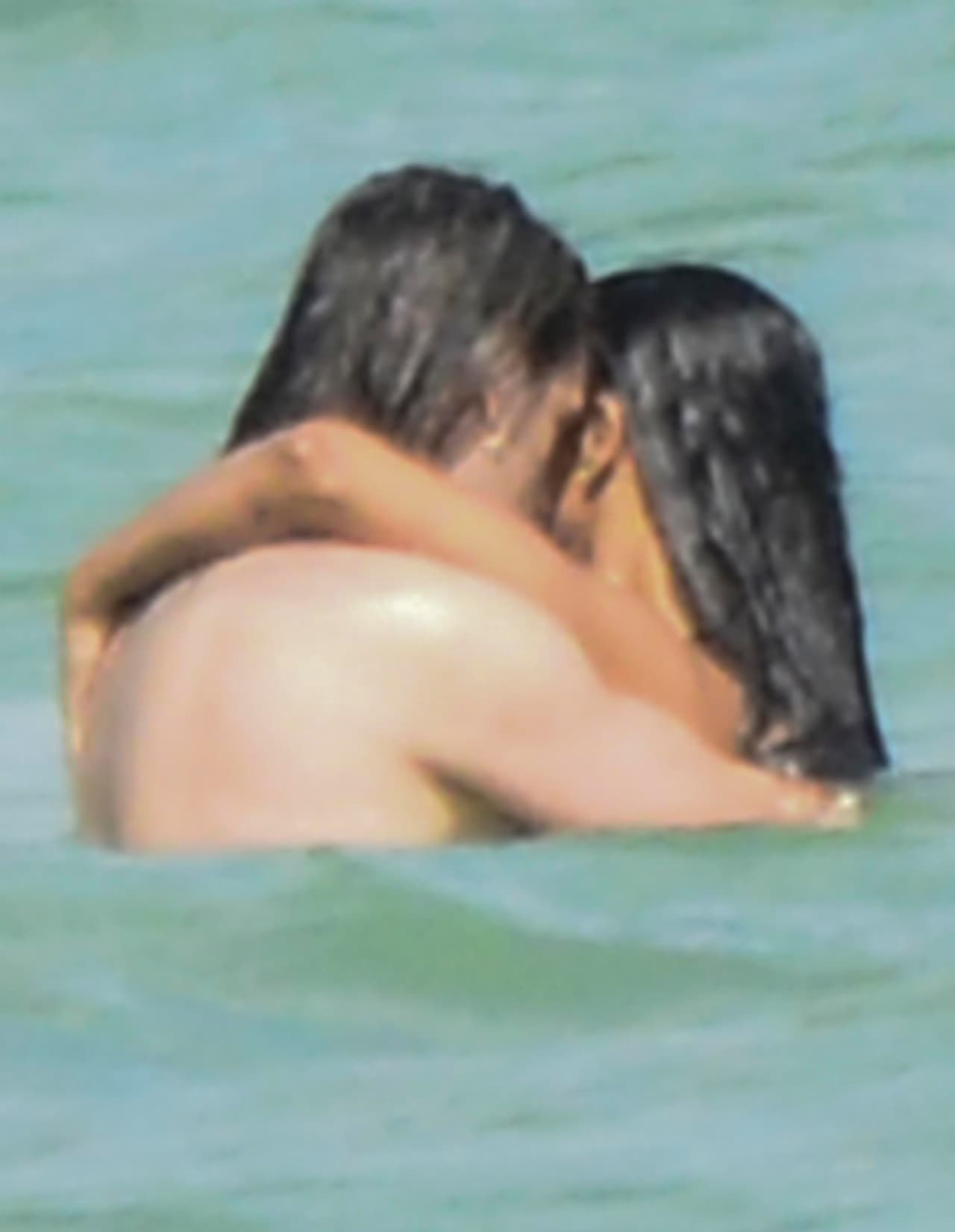 Pasaron un buen rato abrazaditos.