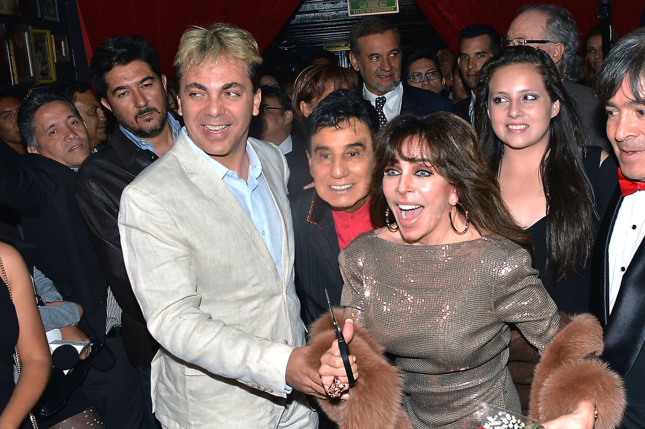 "
<b><a href="https://www.univision.com/radio/raul-brindis/cristian-castro-truena-con-su-novia-despues-de-que-lo-tacharan-de-infiel-video" target="_blank">Me parece muy cobarde</a></b> que dijera que no era cierto y que yo me quiero hacer famosa, ¿neta?", cuestionó. 
<br>