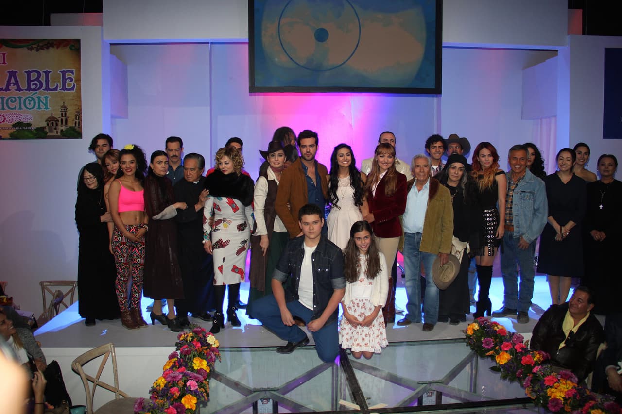 '
<b><a href="http://www.univision.com/novelas/mi-adorable-maldicion">Mi adorable maldición</a></b>' es otro caso actual que tiene música regional mexicana, la historia protagonizada por 
<b><a href="http://www.univision.com/temas/pablo-lyle">Pablo Lyle</a></b> y 
<b><a href="http://www.univision.com/temas/renata-notni">Renata Notni</a></b> se ha colocado rápidamente en el gusto del televidente.