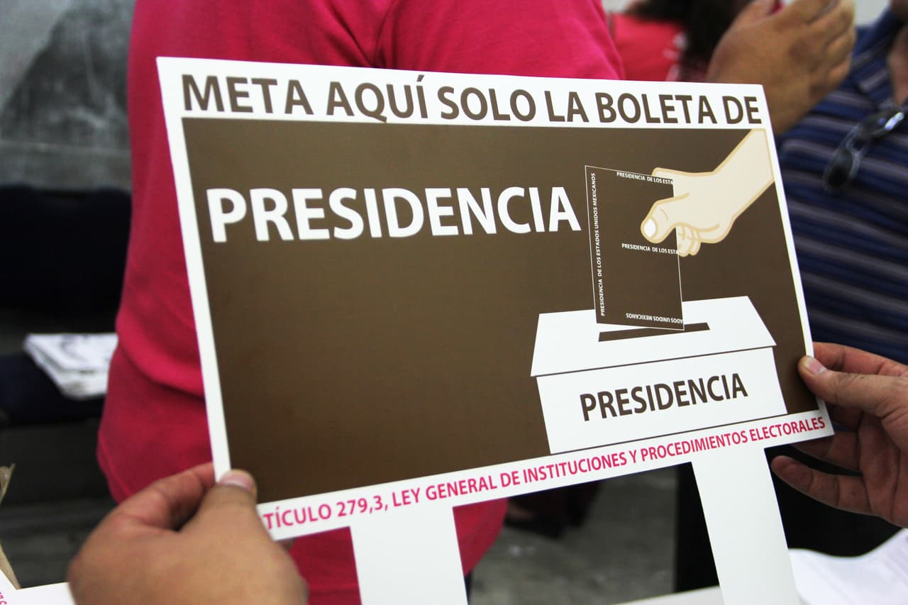 Hay tres manera de participar desde el extranjero en las elecciones 2024 de México, la primera de ellas es el 
<b>voto por internet,</b> el cual inició desde el pasado 18 de mayo y concluye a las 18:00 horas (Tiempo del Centro de México), del domingo 2 de junio.