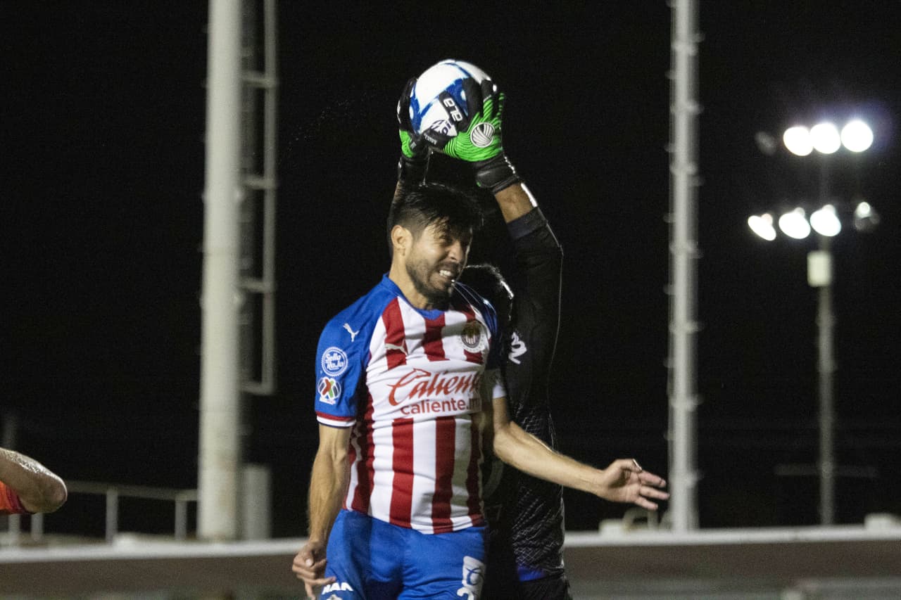 Oribe anotó su primer gol vistiendo los colores de Guadalajara.