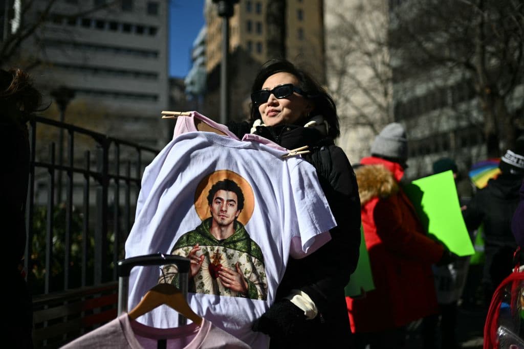 Mediante una comunicación electrónica enviada desde el centro penitenciario, el 3 de junio, a las 7:27 de la mañana, Mangione expresa su gratitud, en un escrito que resumimos y agrupamos por temas.