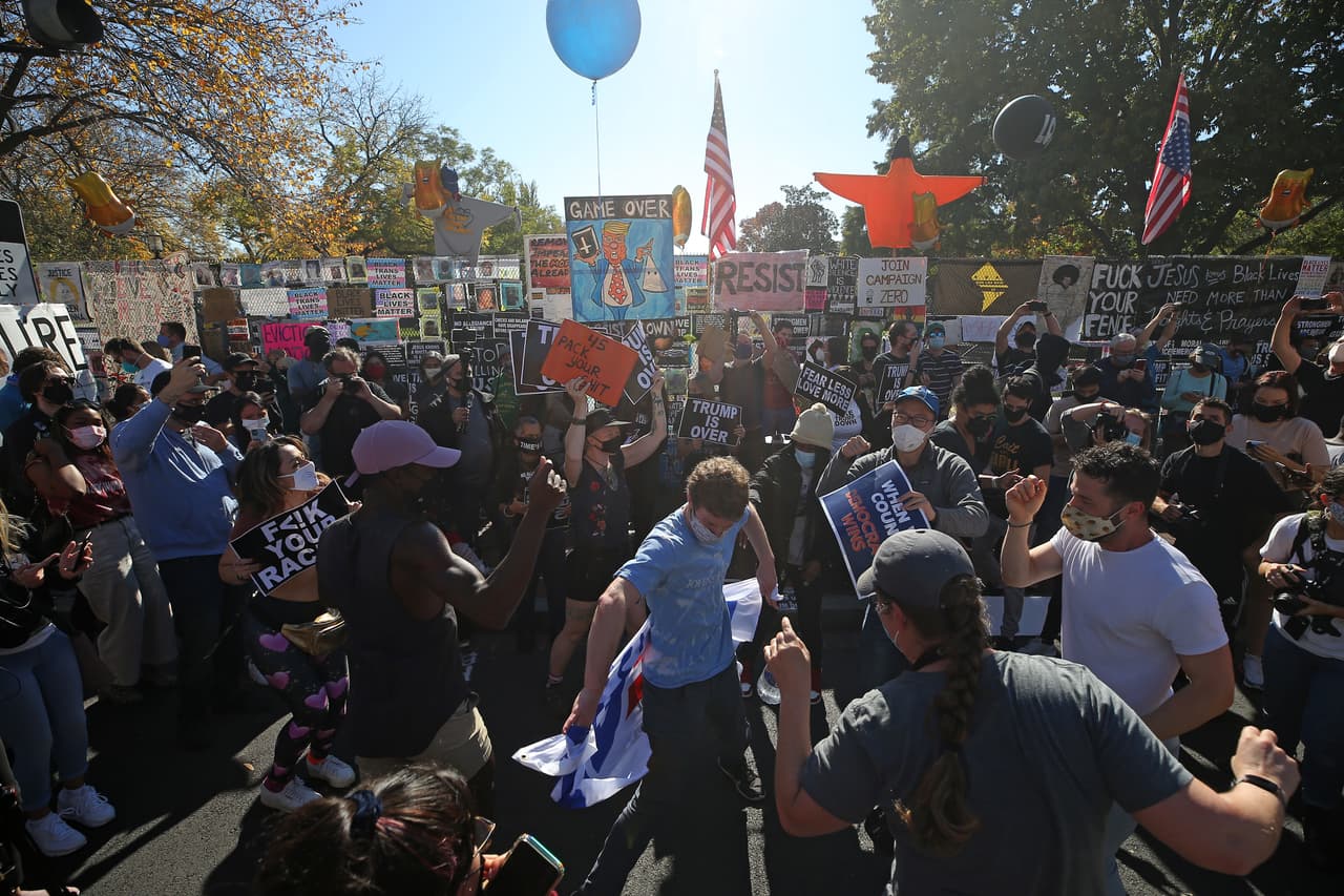 La celebración frente al palacio presidencial en la capital.