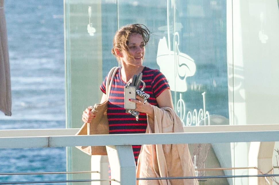 Salió del mar con una gran sonrisa en el rostro.