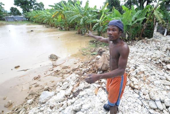 Asimismo, precisó que 885 casas fueron destruidas a causa de "Tomás" y que otras 5,069 resultaron dañadas.
