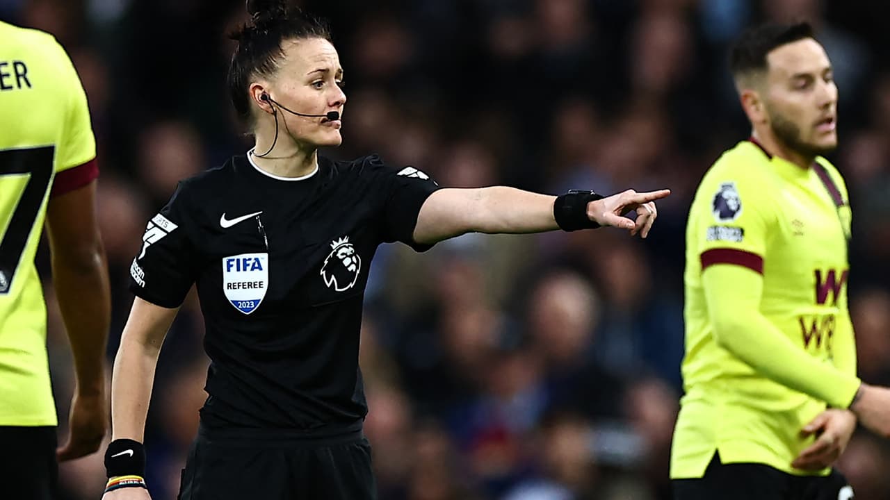 Rebecca Welch, primera mujer en arbitrar un partido de Premier League