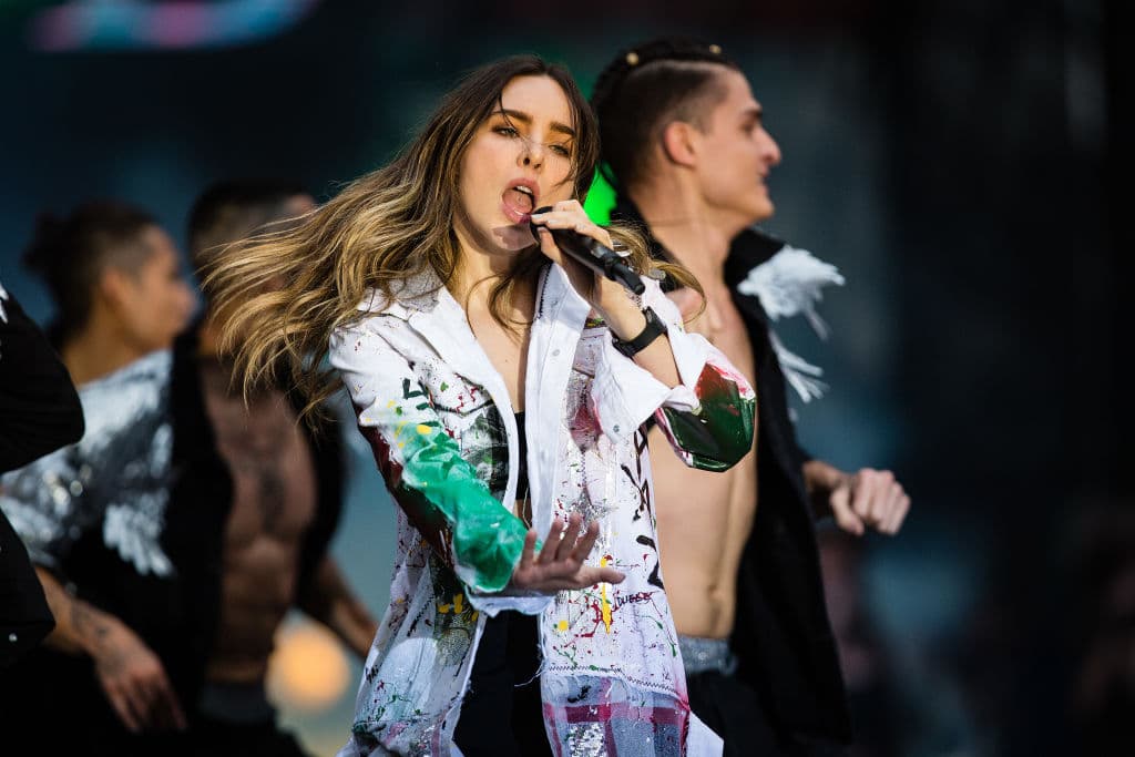 En realidad, Belinda no se alejó por completo de la industria del entretenimiento, ya que continuó presente en escenarios gracias a su carrera como cantante, así como en programas de talento musical como ‘La voz’.