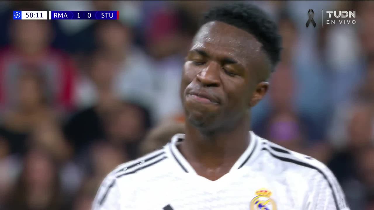 ¡Poste de Vinicius! El brasileño del Madrid casi hace un golazo