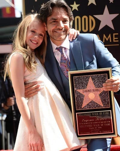 "Gracias Loreto Peralta, por haberme acompañado en un momento tan importante", escribió el comediante junto a esta foto del evento, en su cuenta de Instagram.