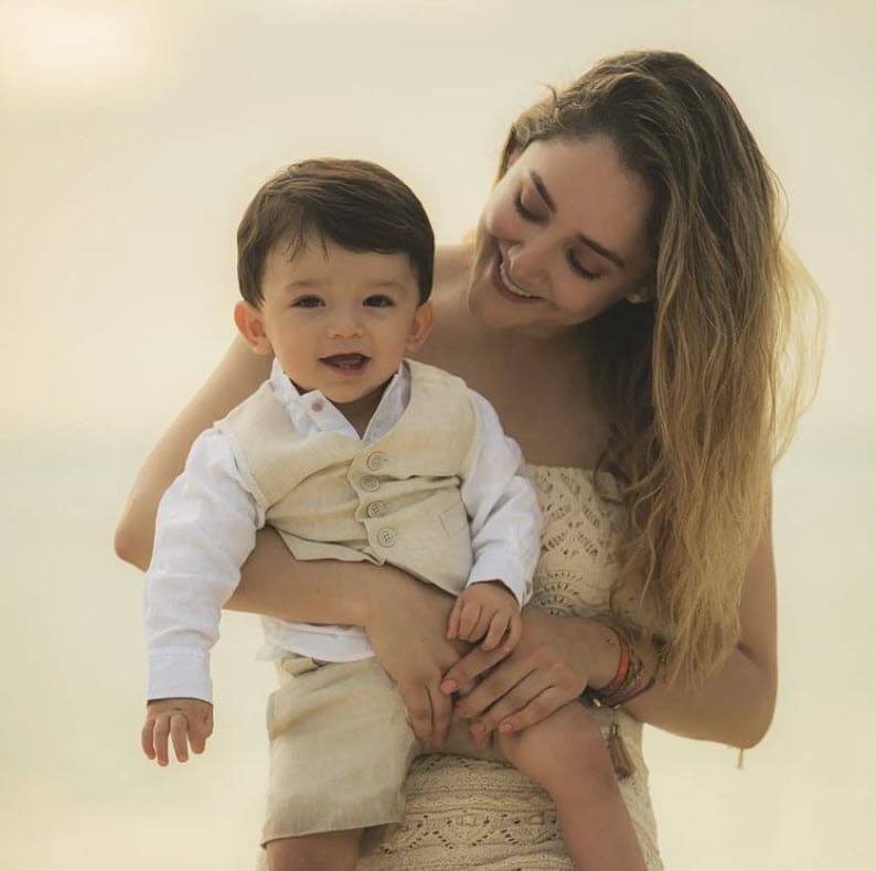 "Seguido de eso llegaron muchos comentarios diciéndome cosas como: 'Tienes que dormir a la perra', 'Es necesario que la regales', 'No cuidas a tu hijo', 'Quieres más a tu perro que al bebé', 'Eres una mala mamá', 'Eres irresponsable'".
<br>