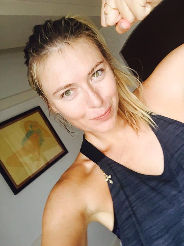 Maria Sharapova ejercitó antes de ponerse guapa, para lucir un cuerpazo perfecto.