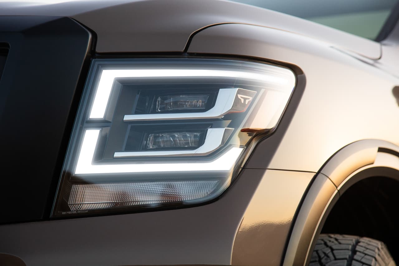 Nissan acudió a la Feria Estatal de Texas para presentar la iteración 2020 de su pickup de tamaño completo. En esta edición, la TITAN recibe una importante actualización que incluye mejoras en su motor, estética, tecnología y seguridad. En imagen: Nissan TITAN PRO-4X 2020.