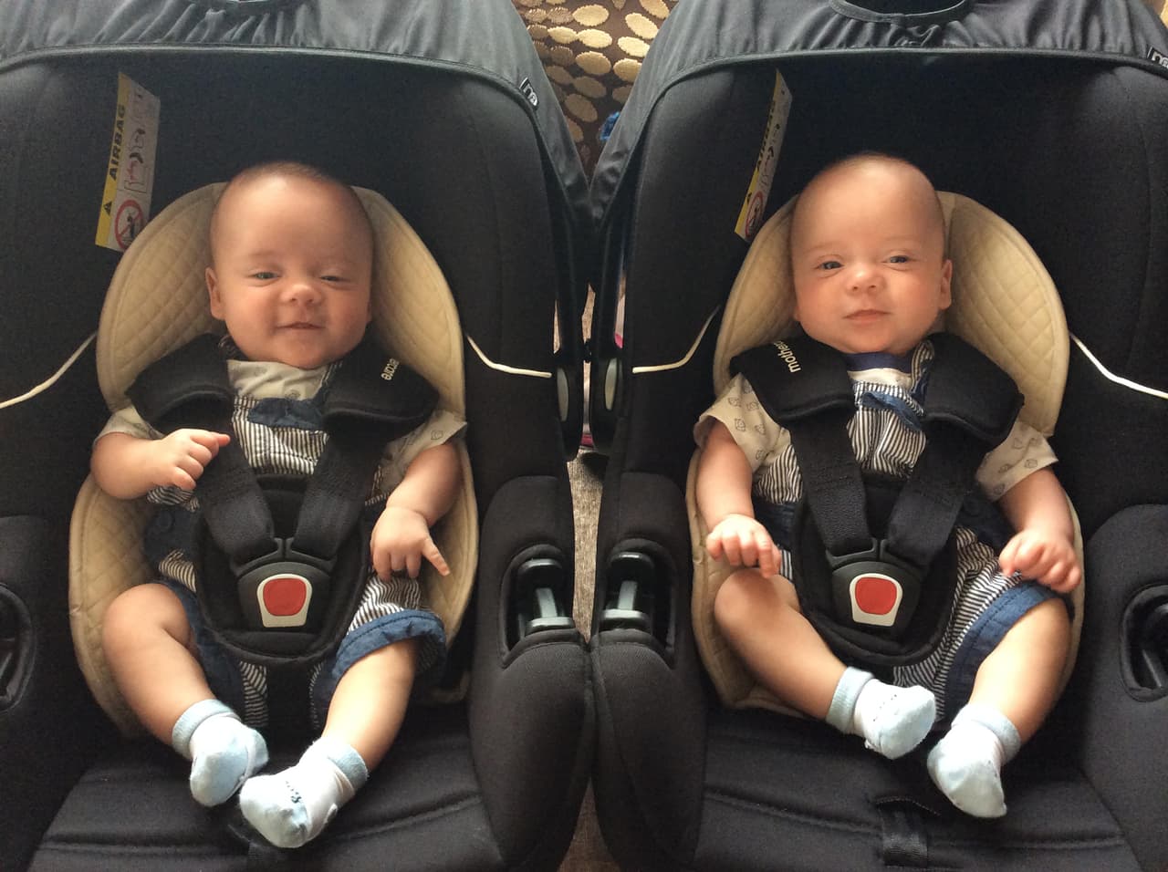 Gracias a que la cirugía resultará exitosa, estos lindos bebés están a salvo y pueden desarrollarse de manera normal.