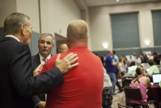 La creación de puestos de trabajo en el sector privado en Estados Unidos se desaceleró en agosto, lo que sorprendió a los analistas.